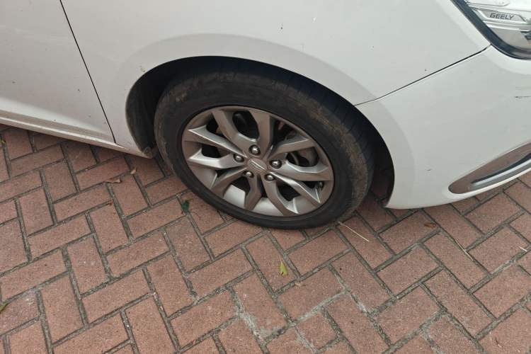 Used Geely Auto Emgrand GL 2017 1.3T Manual Elite Model Right Front Wheel Hub