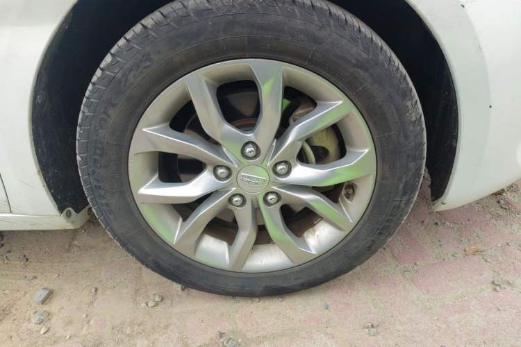 Used Geely Auto Emgrand GL 2017 1.3T Manual Elite Model Right Front Wheel Hub