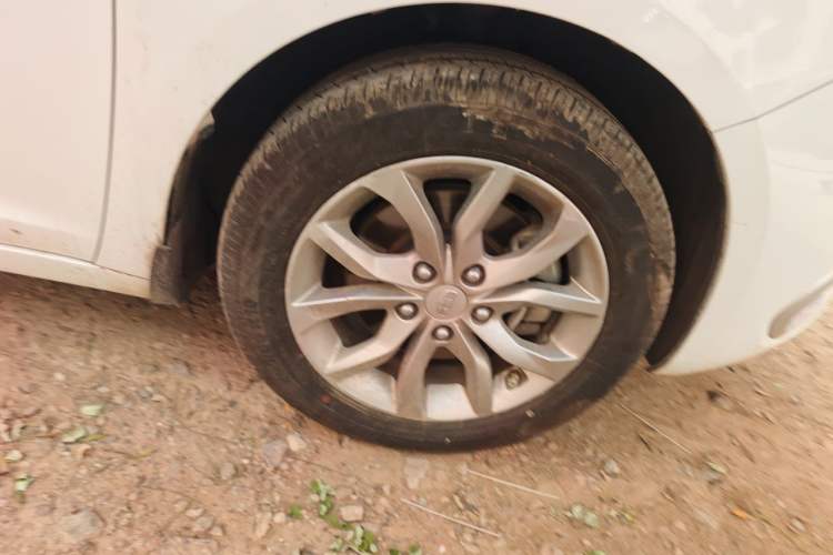 Used Geely Auto Emgrand GL 2017 1.8L Manual Elite Model Right Front Wheel Hub