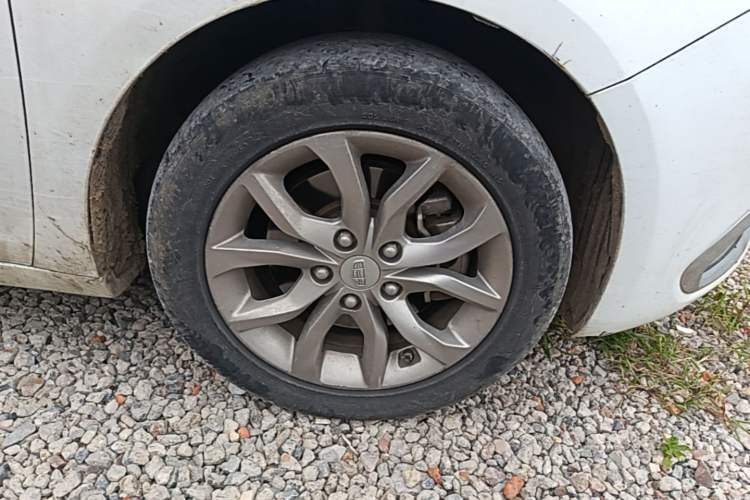 Used Geely Auto Emgrand GL 2017 1.8L Manual Entry-Level Model Right Front Wheel Hub