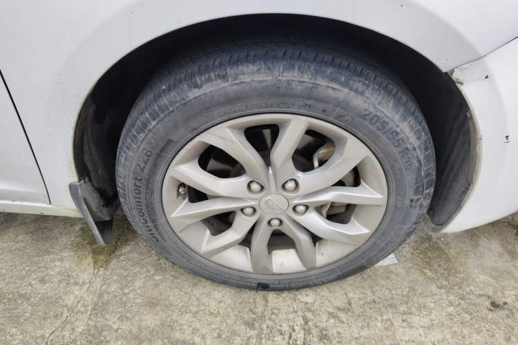 Used Geely Auto Emgrand GL 2017 1.8L Manual Elite Model Right Front Wheel Hub