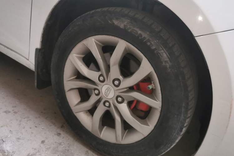 Used Geely Auto Emgrand GL 2017 1.8L Manual Elite Model Right Front Wheel Hub