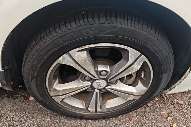 Used Geely Auto Emgrand GL 2017 1.8L Manual Elite Model Right Front Wheel Hub