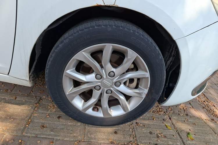 Used Geely Auto Emgrand GL 2017 1.8L Manual Elite Model Right Front Wheel Hub