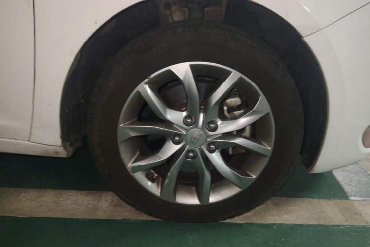 Used Geely Auto Emgrand GL 2017 1.8L Manual Elite Model Right Front Wheel Hub