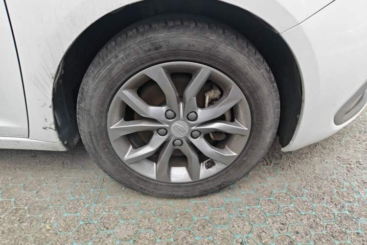 Used Geely Auto Emgrand GL 2017 1.3T DCT Elite Model Right Front Wheel Hub
