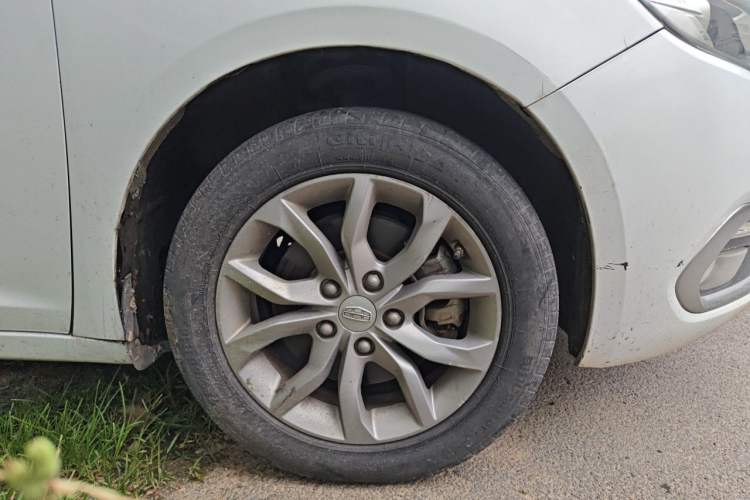 Used Geely Auto Emgrand GL 2017 1.8L DCT Elite Model Right Front Wheel Hub