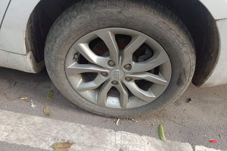 Used Geely Auto Emgrand GL 2017 1.3T DCT Elite Model Right Front Wheel Hub