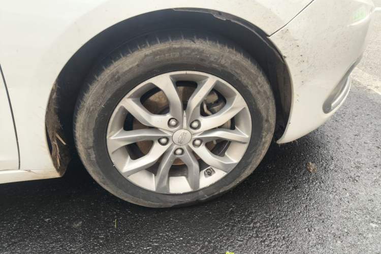 Used Geely Auto Emgrand GL 2017 1.8L Manual Elite Model Right Front Wheel Hub