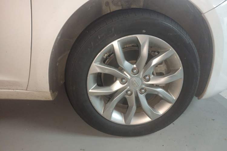Used Geely Auto Emgrand GL 2017 1.8L DCT Elite Model Right Front Wheel Hub
