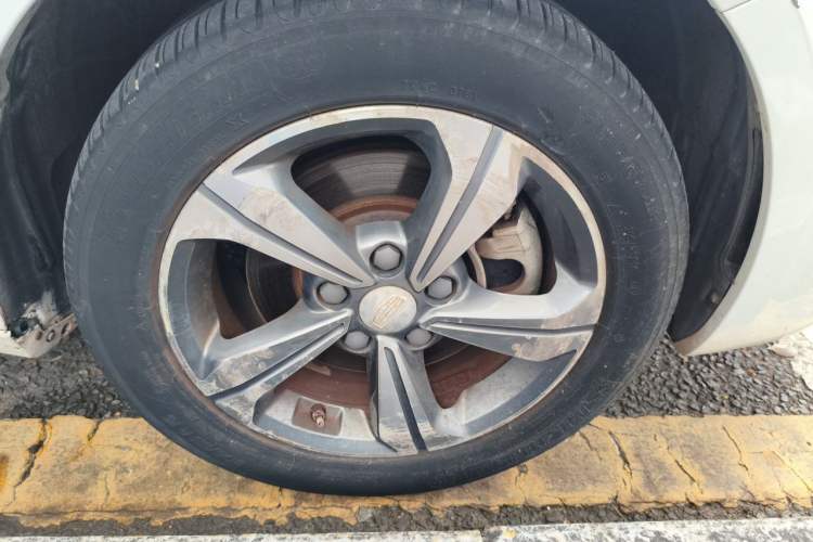 Used Geely Auto Emgrand GL 2017 1.8L DCT Elite Model Right Front Wheel Hub