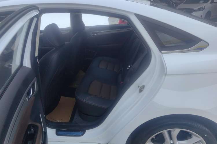 Used Geely Auto Emgrand GL 2017 1.3T DCT Luxury Model Right Rear Seat