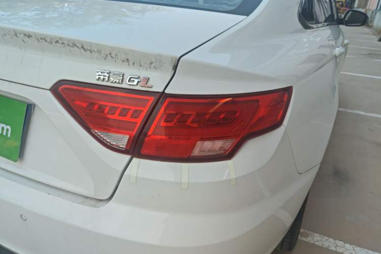 Used Geely Auto Emgrand GL 2017 1.8L DCT Elite Model Right Rear Taillight