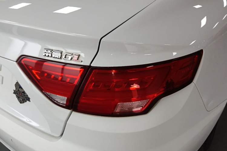 Used Geely Auto Emgrand GL 2017 1.3T DCT Elite Model Right Rear Taillight