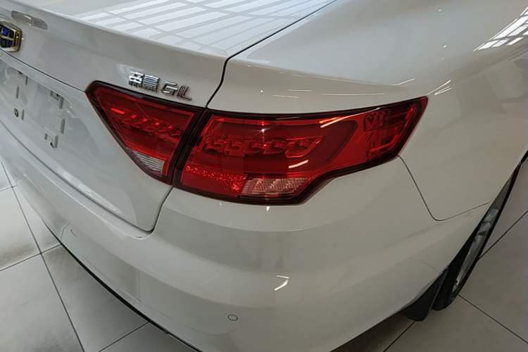 Used Geely Auto Emgrand GL 2017 1.3T DCT Luxury Model Right Rear Taillight