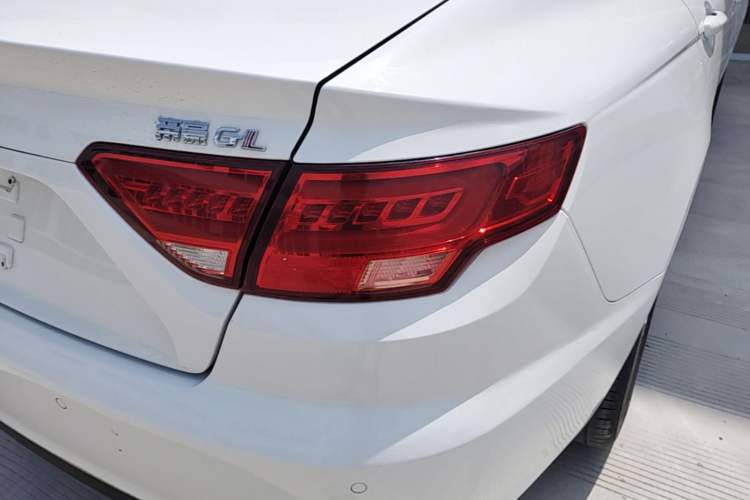 Used Geely Auto Emgrand GL 2017 1.3T DCT Elite Model Right Rear Taillight