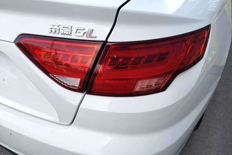 Used Geely Auto Emgrand GL 2017 1.3T Manual Elite Model Right Rear Taillight