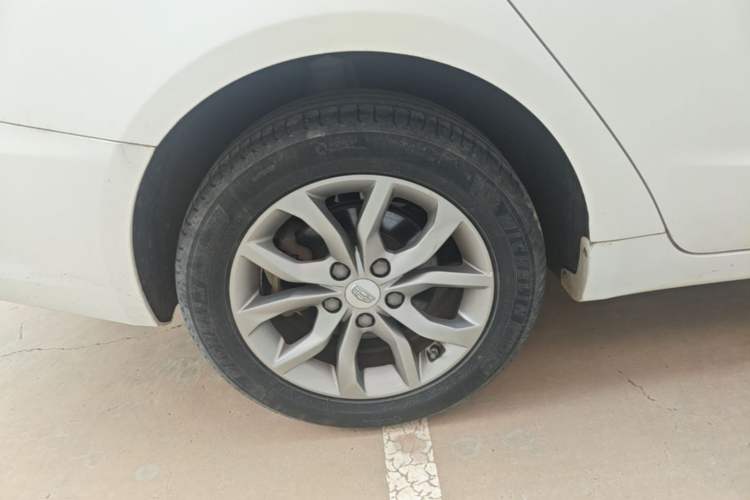Used Geely Auto Emgrand GL 2017 1.8L DCT Elite Model Right Rear Wheel Hub