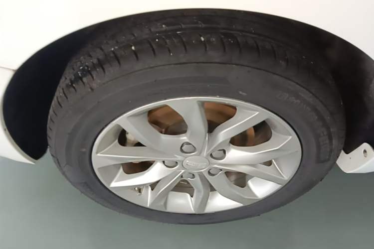 Used Geely Auto Emgrand GL 2017 1.3T DCT Elite Model Right Rear Wheel Hub