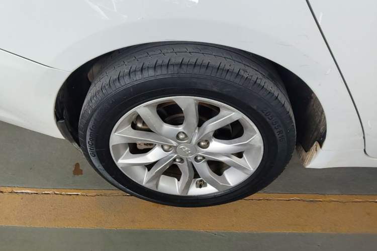 Used Geely Auto Emgrand GL 2017 1.3T DCT Elite Model Right Rear Wheel Hub