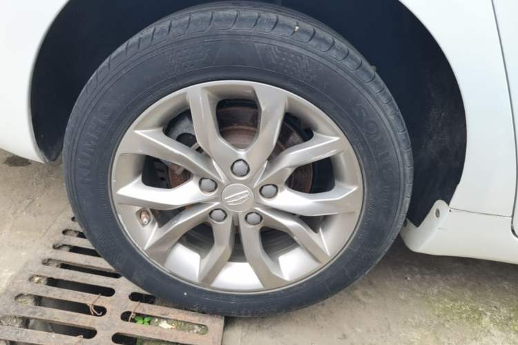 Used Geely Auto Emgrand GL 2017 1.8L Manual Elite Model Right Rear Wheel Hub