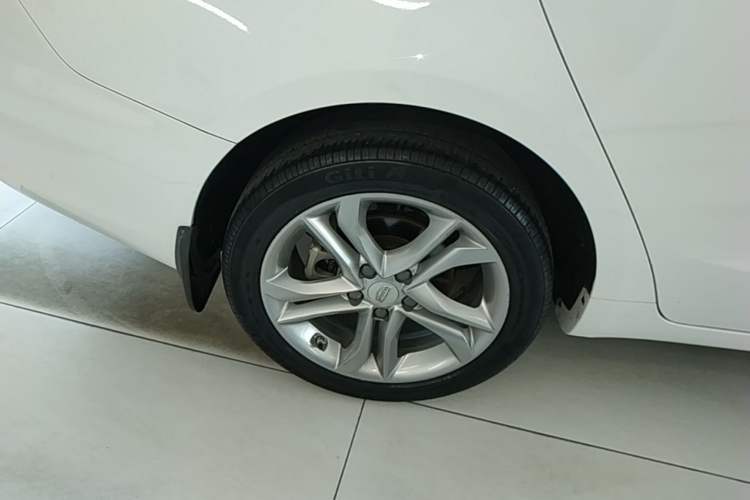 Used Geely Auto Emgrand GL 2017 1.3T DCT Luxury Model Right Rear Wheel Hub