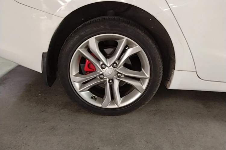 Used Geely Auto Emgrand GL 2017 1.3T DCT Luxury Model Right Rear Wheel Hub