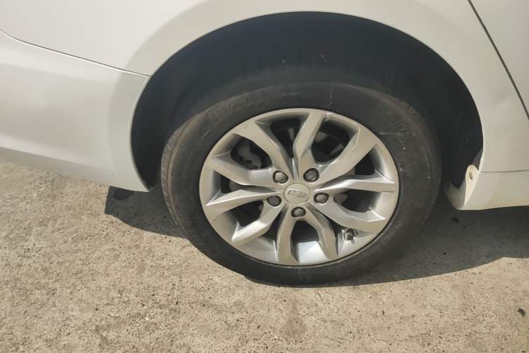 Used Geely Auto Emgrand GL 2017 1.3T DCT Elite Model Right Rear Wheel Hub