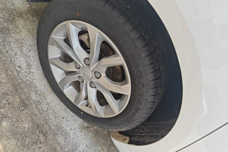 Used Geely Auto Emgrand GL 2017 1.3T DCT Elite Model Right Rear Wheel Hub