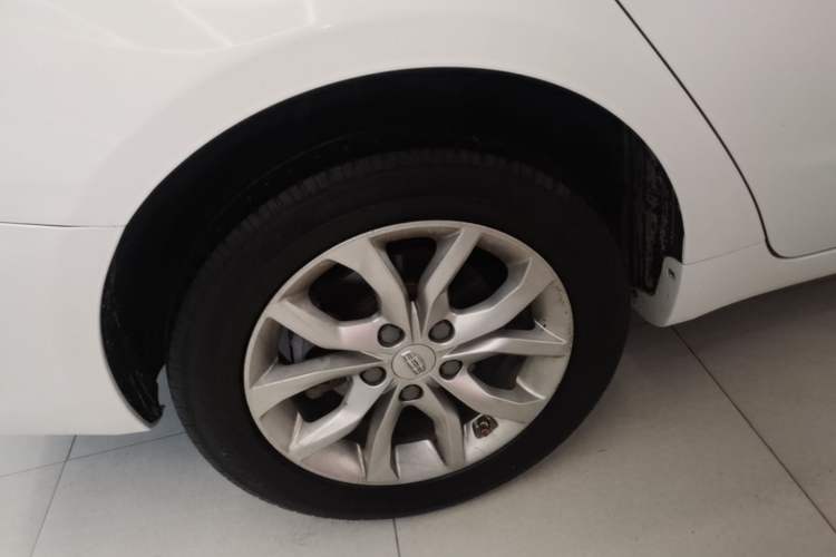 Used Geely Auto Emgrand GL 2017 1.3T DCT Elite Model Right Rear Wheel Hub