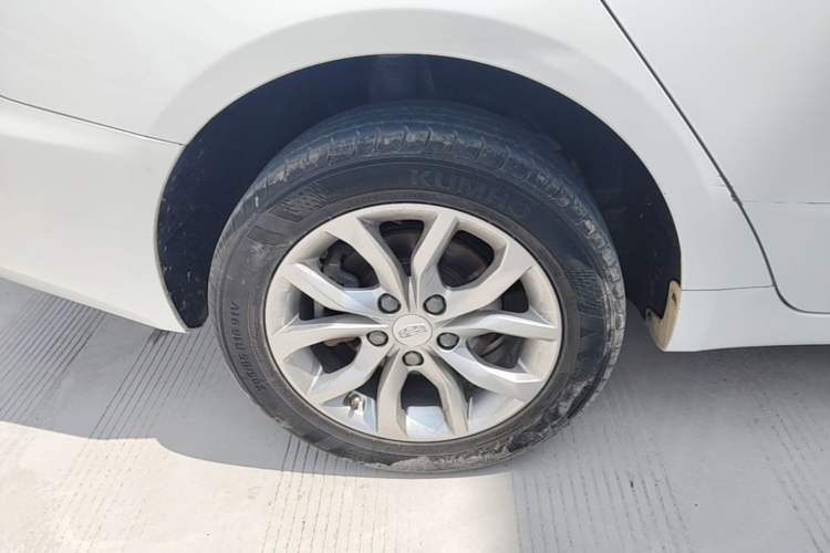 Used Geely Auto Emgrand GL 2017 1.3T DCT Elite Model Right Rear Wheel Hub