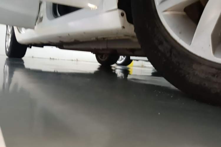 Used Geely Auto Emgrand GL 2017 1.3T DCT Elite Model Right Side Sill