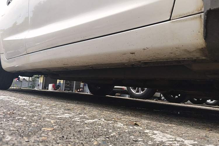 Used Geely Auto Emgrand GL 2017 1.3T Manual Elite Model Right Side Sill