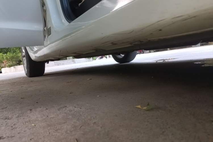 Used Geely Auto Emgrand GL 2017 1.3T Manual Elite Model Right Side Sill