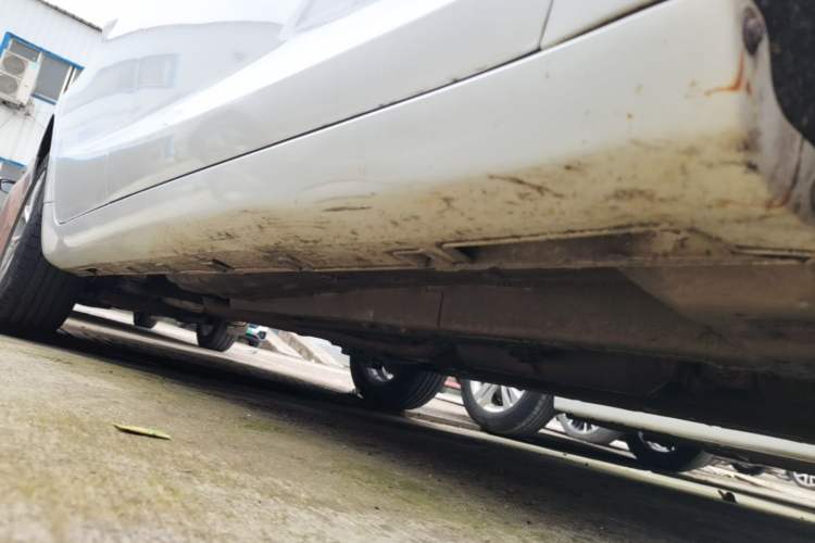 Used Geely Auto Emgrand GL 2017 1.8L Manual Elite Model Right Side Sill