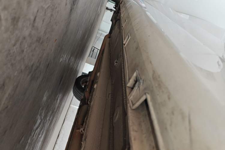 Used Geely Auto Emgrand GL 2017 1.8L DCT Elite Model Right Side Sill