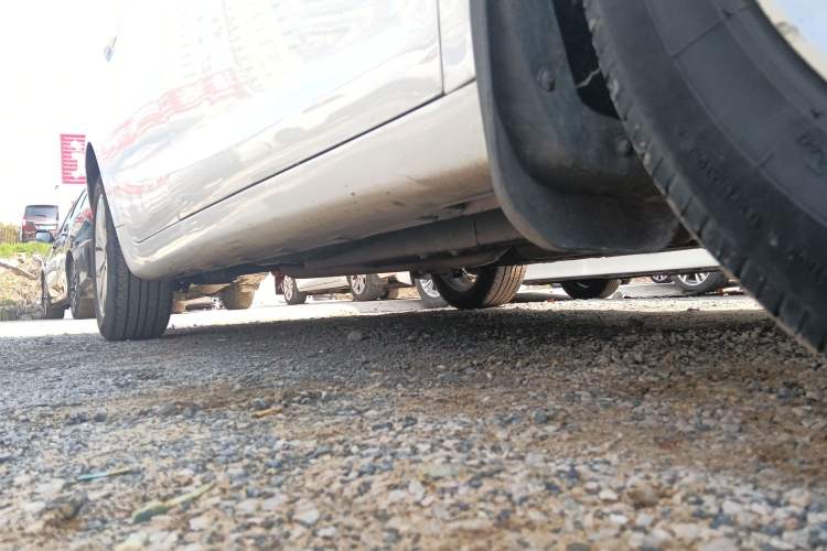 Used Geely Auto Emgrand GL 2017 1.8L DCT Elite Model Right Side Sill
