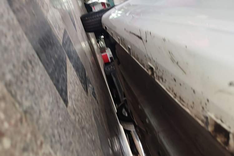 Used Geely Auto Emgrand GL 2017 1.8L DCT Elite Model Right Side Sill