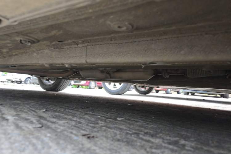 Used Geely Auto Emgrand GL 2017 1.8L Manual Elite Model Right Side Sill