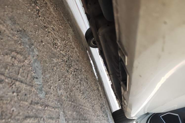 Used Geely Auto Emgrand GL 2017 1.8L DCT Elite Model Right Side Sill