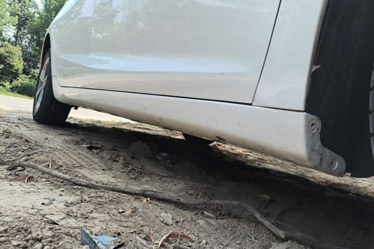 Used Geely Auto Emgrand GL 2017 1.8L DCT Elite Model Right Side Sill
