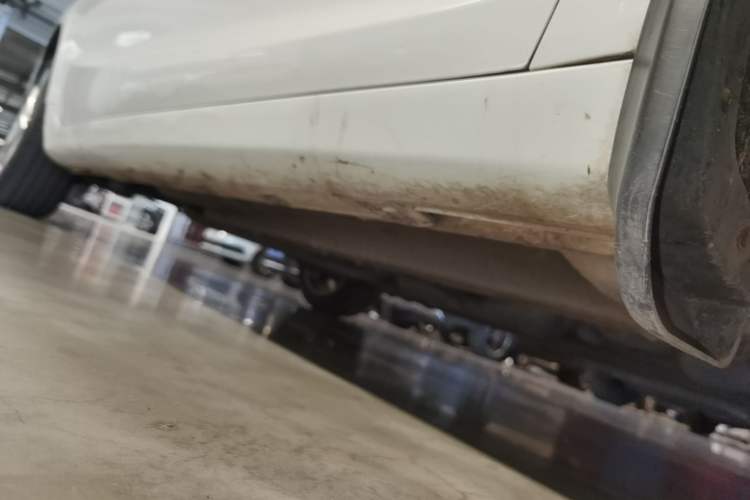 Used Geely Auto Emgrand GL 2017 1.3T DCT Luxury Model Right Side Sill