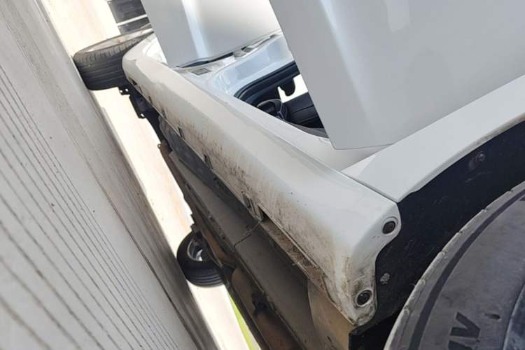 Used Geely Auto Emgrand GL 2017 1.3T DCT Elite Model Right Side Sill