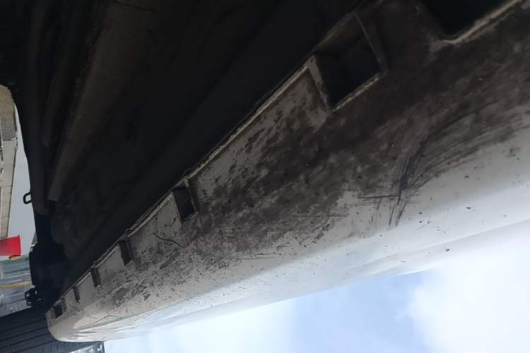 Used Geely Auto Emgrand GL 2017 1.8L Manual Elite Model Right Side Sill