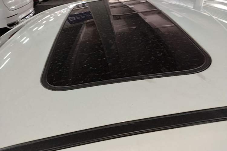 Used Geely Auto Emgrand GL 2017 1.3T DCT Luxury Model Roof