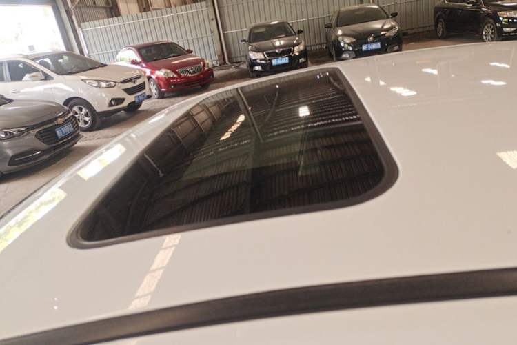Used Geely Auto Emgrand GL 2017 1.3T DCT Elite Model Roof