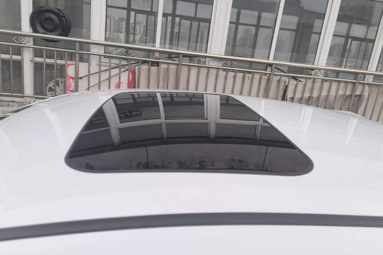 Used Geely Auto Emgrand GL 2017 1.8L DCT Elite Model Roof