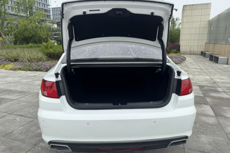 Used Geely Auto Emgrand GL 2017 1.3T DCT Elite Model Trunk