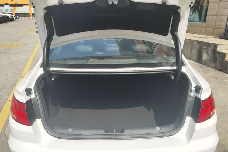 Used Geely Auto Emgrand GL 2017 1.3T DCT Elite Model Trunk