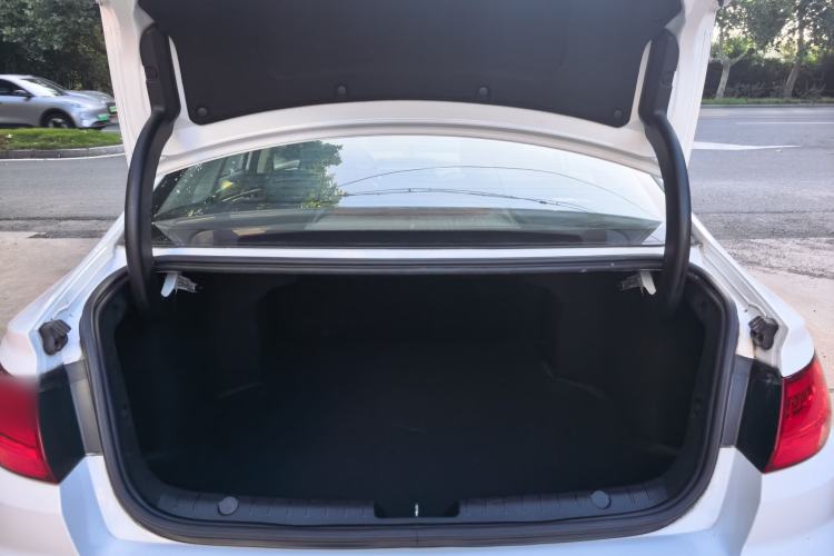 Used Geely Auto Emgrand GL 2017 1.8L DCT Elite Model Trunk